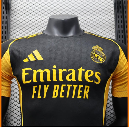 Camiseta Real Madrid versión negra
