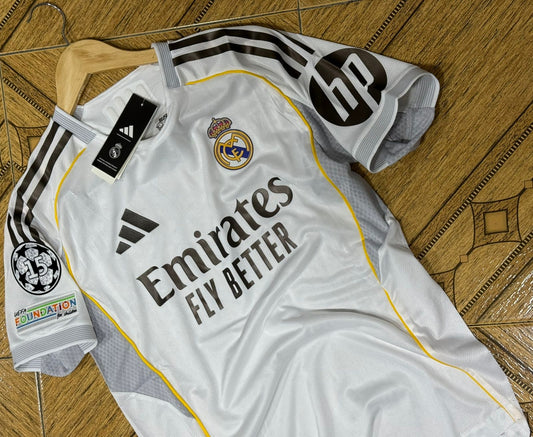 Camiseta Real Madrid temporada 2025-2026 versión jugador