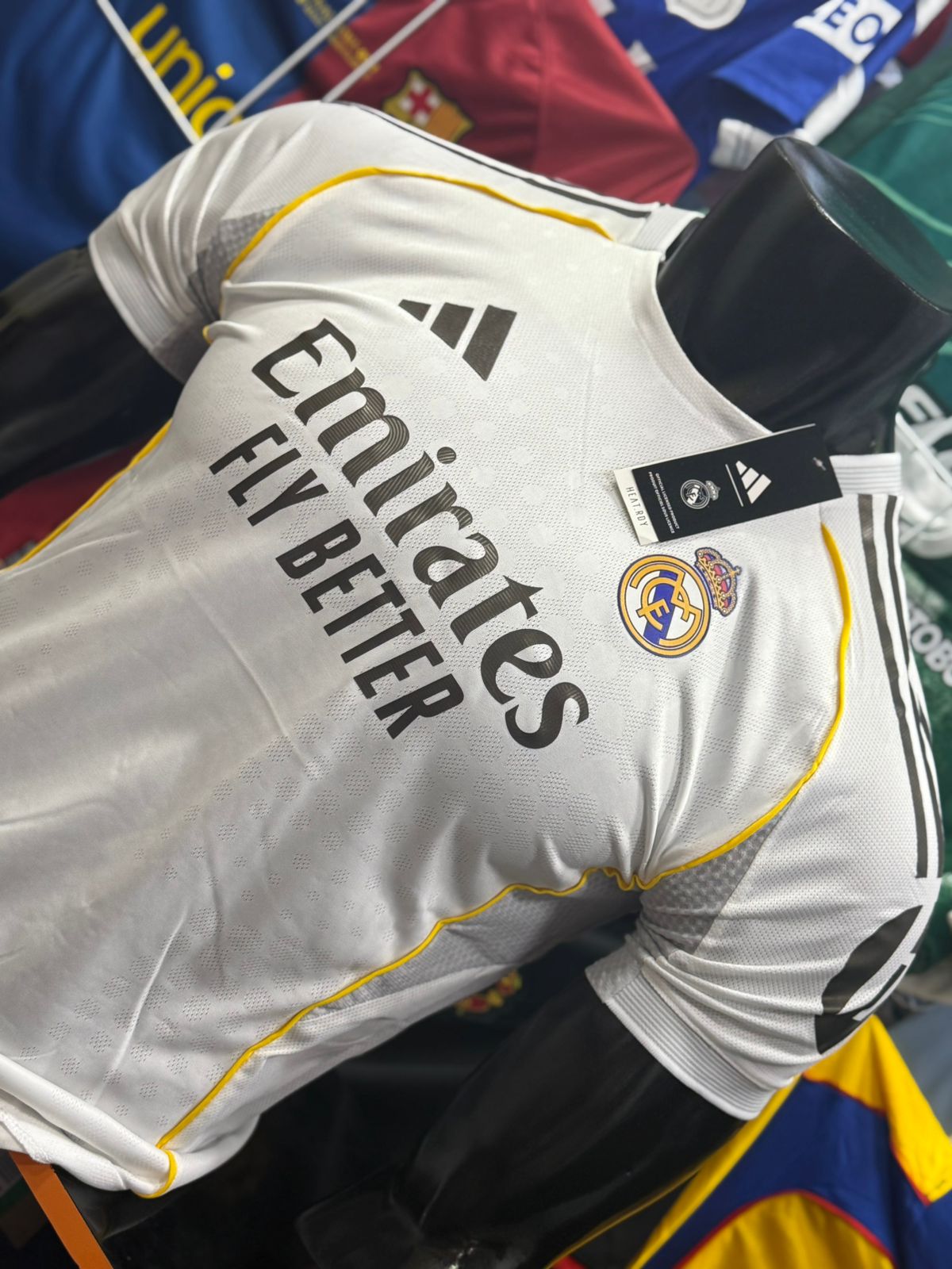 Camiseta Real Madrid temporada 2025-2026 versión jugador